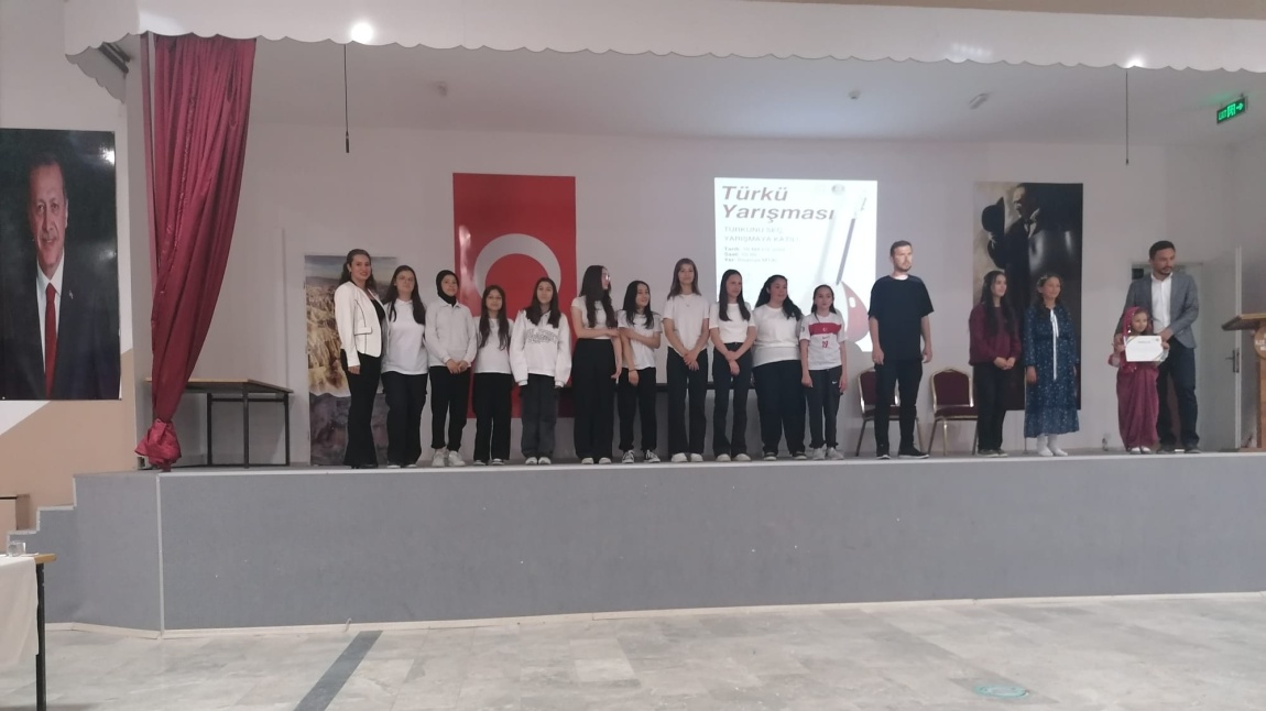 TÜRKÜ YARIŞMASI LİSE KATEGORİSİ 1. Sİ OKULUMUZDAN